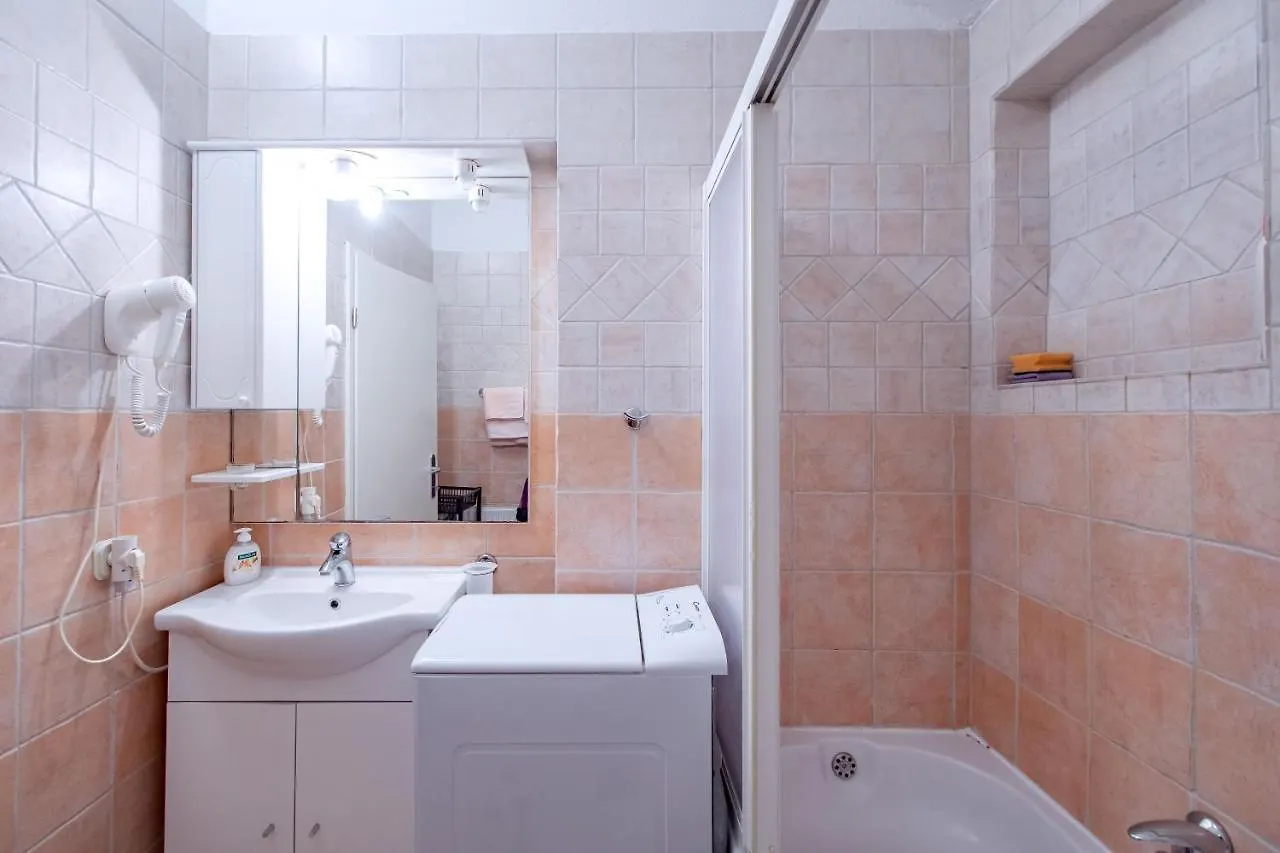 Apartments Bajcic Kampor 0*,